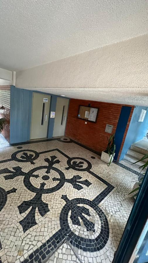 Airport Room Lisbon Luaran gambar