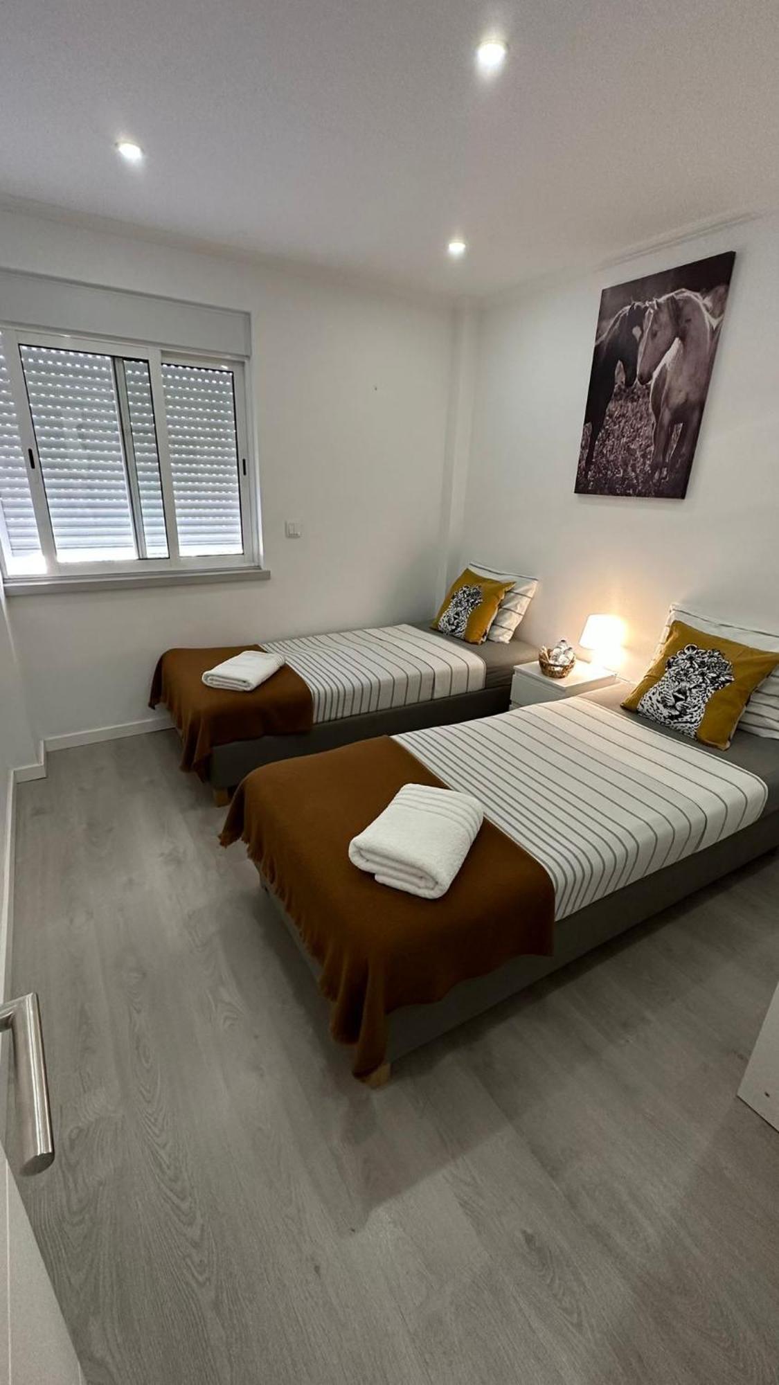 Airport Room Lisbon Luaran gambar