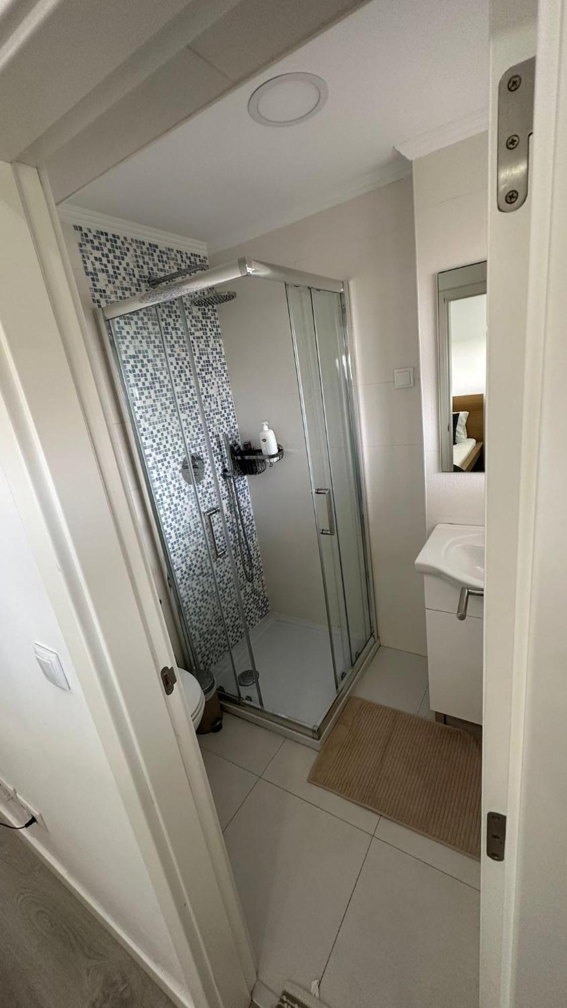 Airport Room Lisbon Luaran gambar