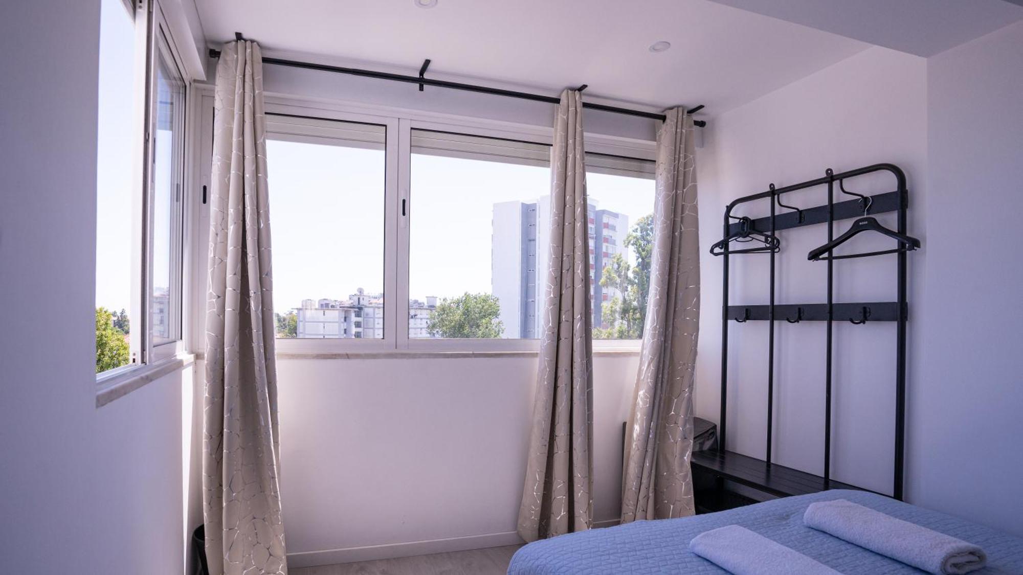 Airport Room Lisbon Luaran gambar