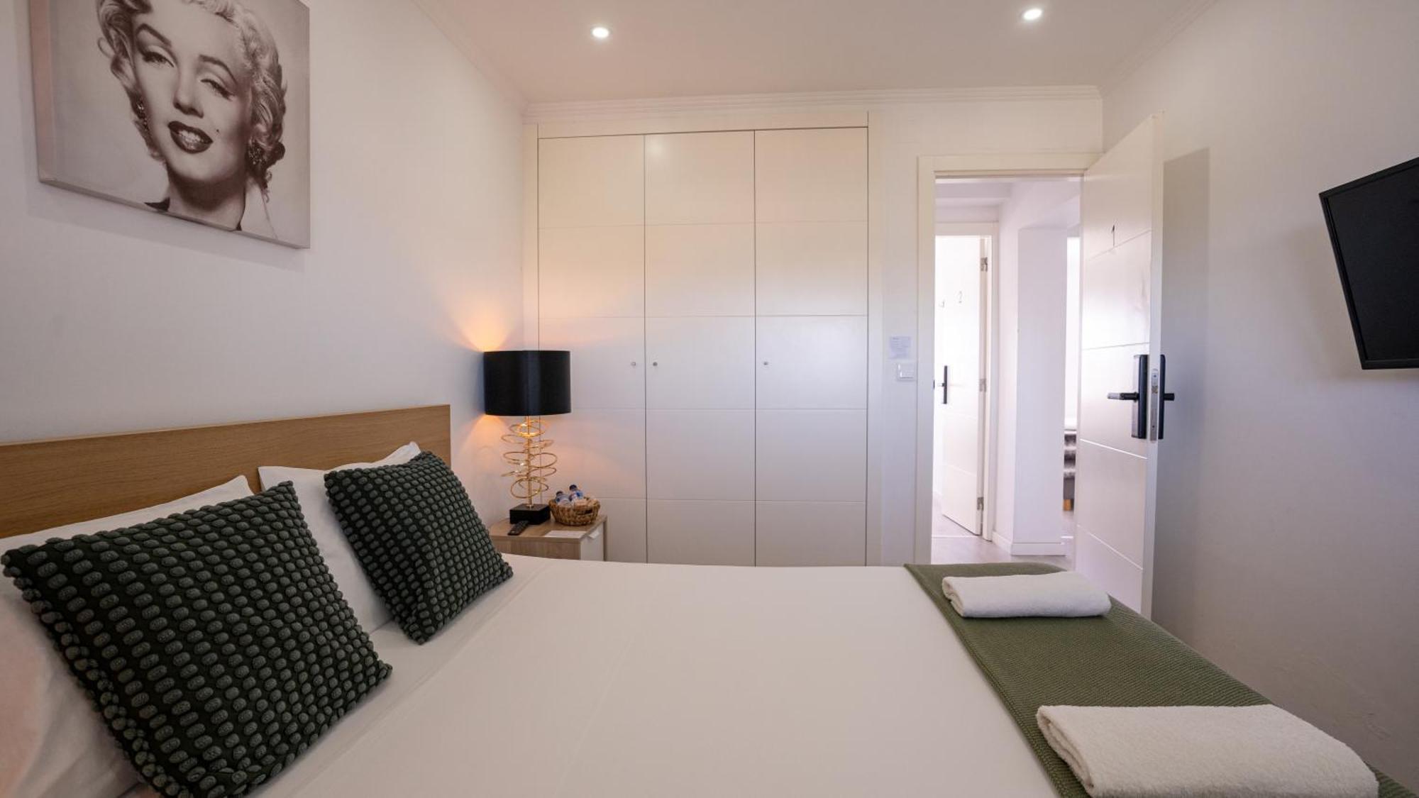 Airport Room Lisbon Luaran gambar