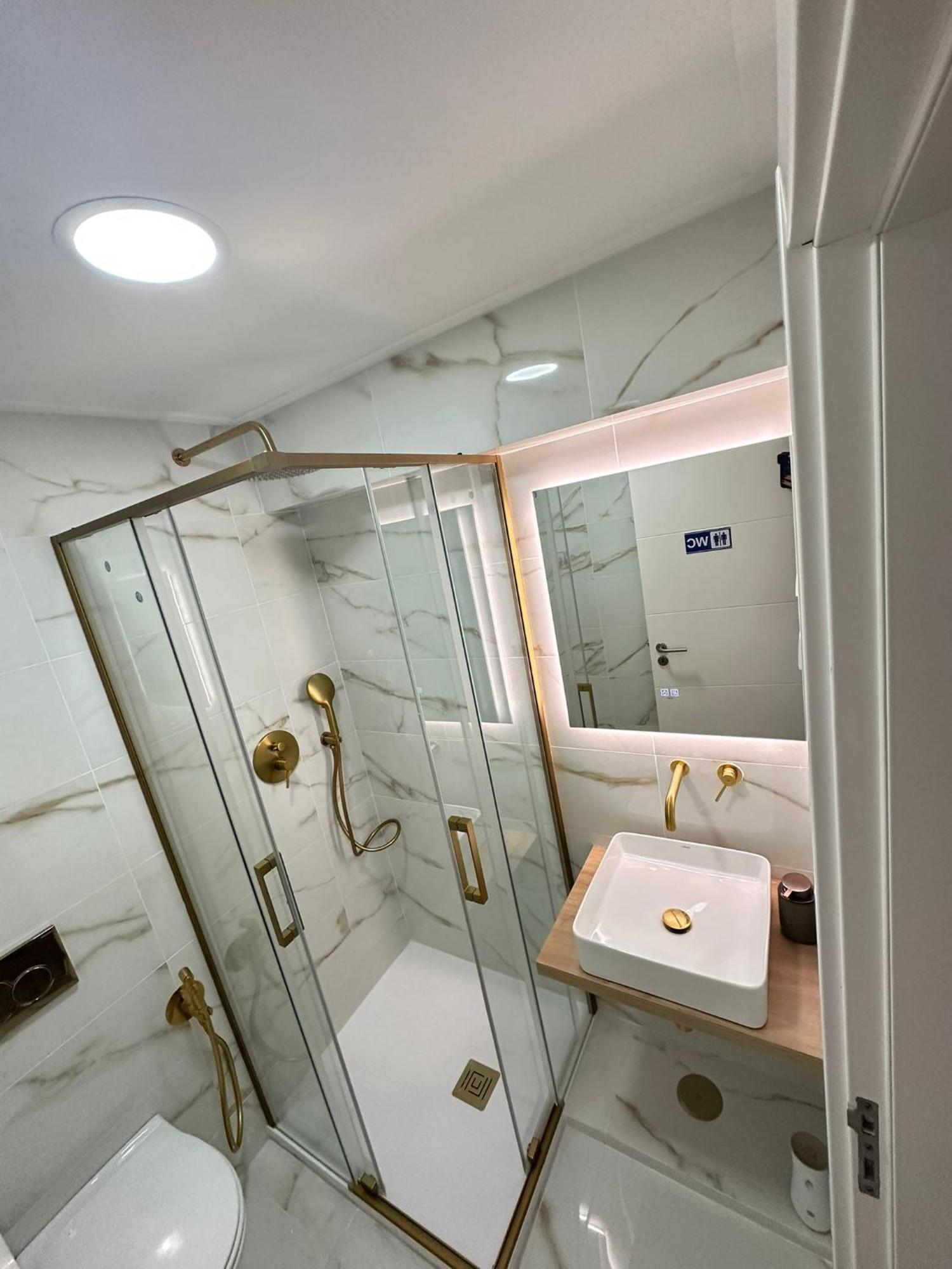 Airport Room Lisbon Luaran gambar